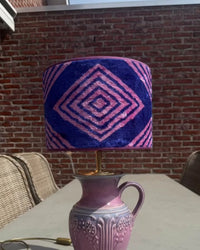 Violet Ikat – paarse velvet tafellamp