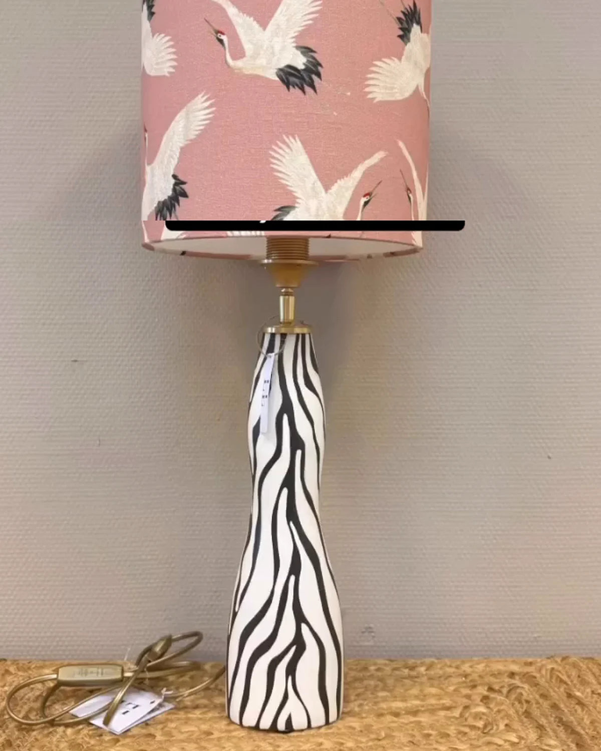 Crane Zebra – roze kraanvogel tafellamp